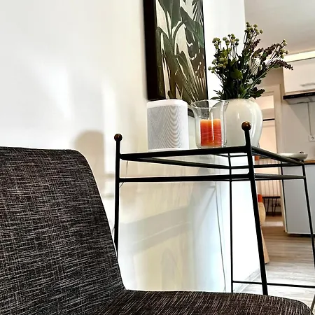Beefree Cozy Mini Loft35 I Free Parking I Bus Stop Apartment *